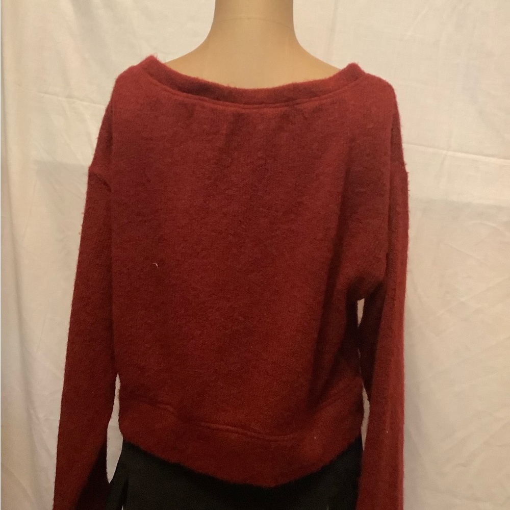 Essue Lightweight Rich Burgundy Cozy Cropped Crew Neck Sweater - Picture 3 of 5